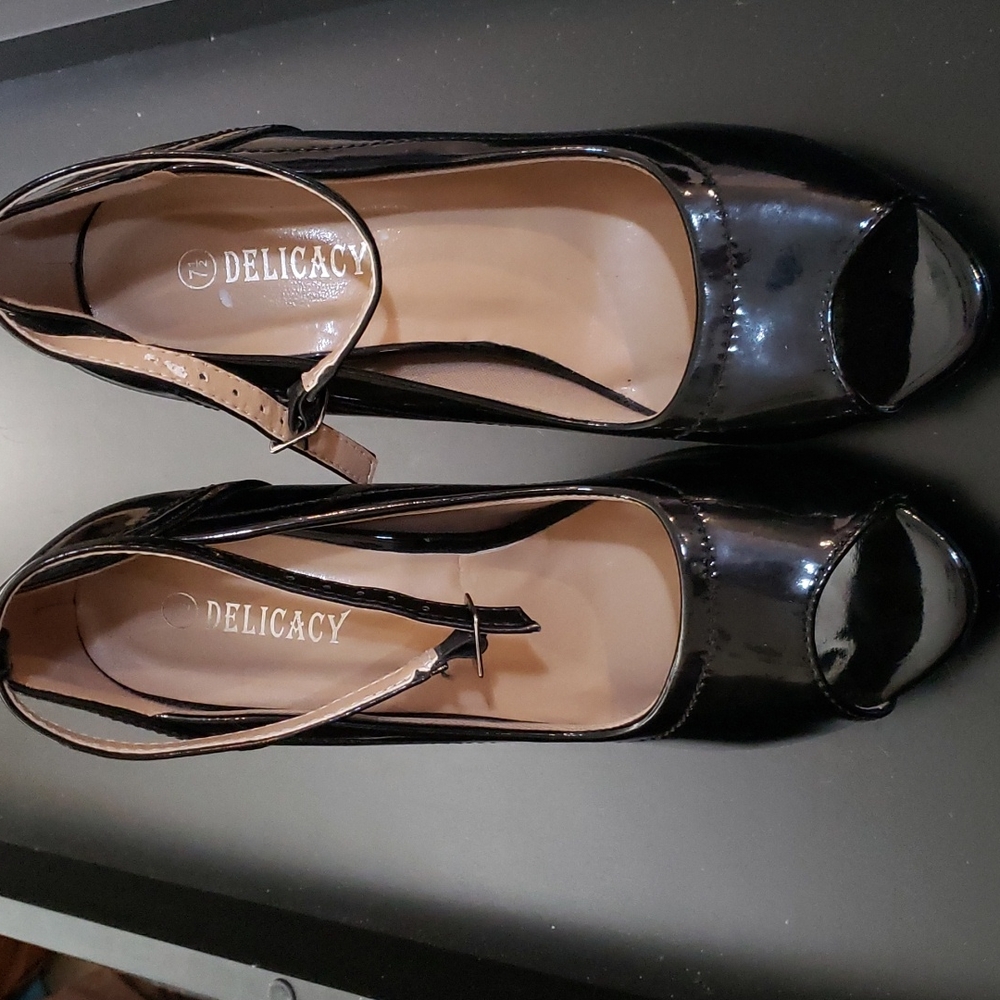 Delicacy Black Patent Peep Toe Heels Size 7.5